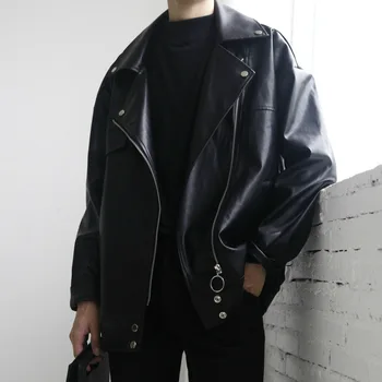   Короткая мотоциклетная кожаная куртка для мужчин Молодая и красивая куртка из искусственной кожи с плюшевой и облегающей курткой Тренд